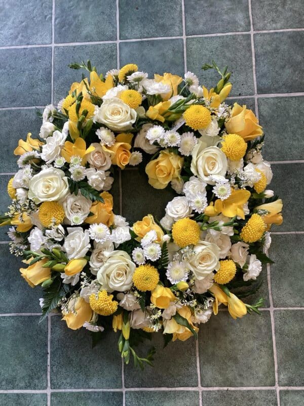 Yellow and white ring wreath